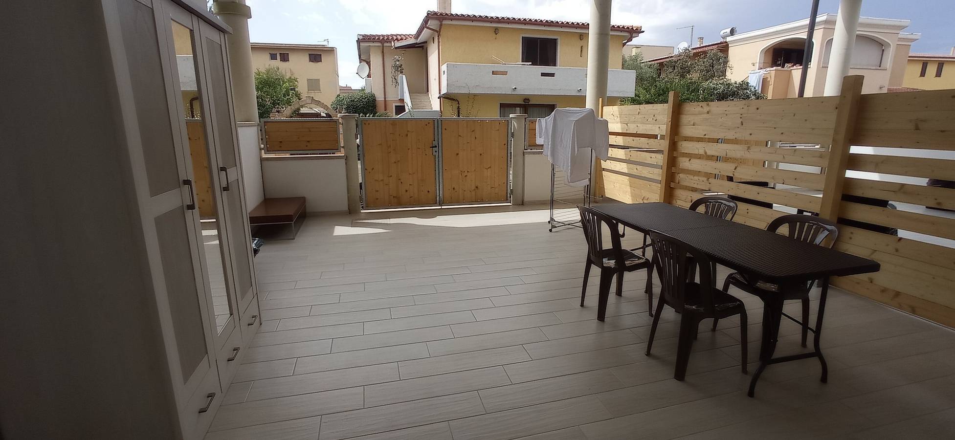 Apartamento entero, Apartamento 'Casa dell'Oleandro' con terraza privada, Wi-Fi y aire acondicionado in Olbia, Costa Smeralda