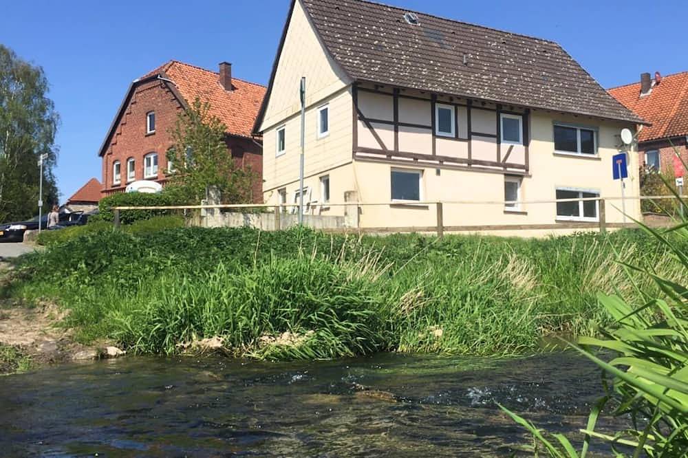 Ferienhaus in Amelgatzen mit Terrasse in Emmerthal, Weser Hills