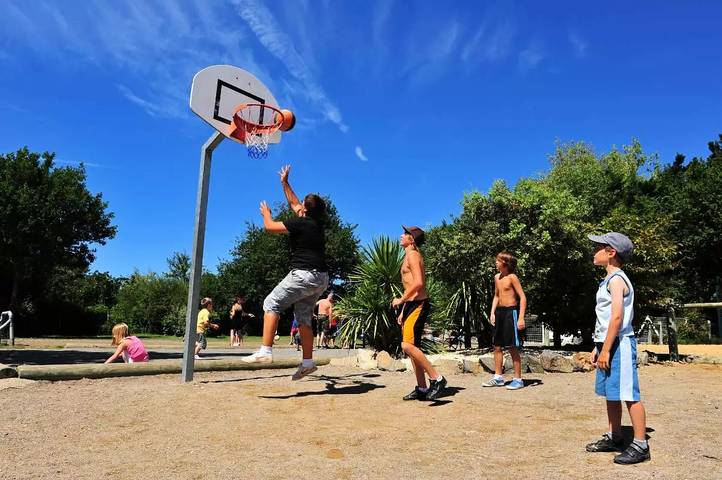 Camping pour 10 personnes, avec piscine et terrasse à Bretignolles-sur-Mer - 4
