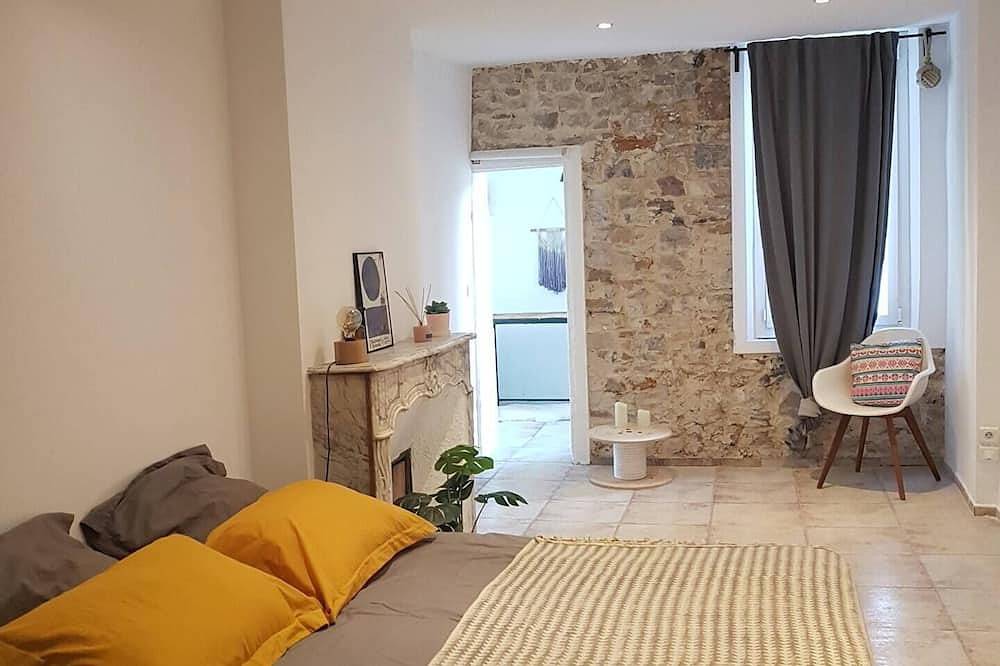 Ganze Wohnung, Apartment 57 m2 200 meters from the Port of Toulon in Toulon, Toulon Region