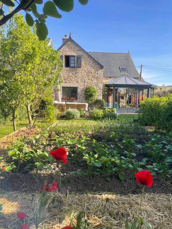 Double Room with Garden View in Montfarville, Région de Cherbourg