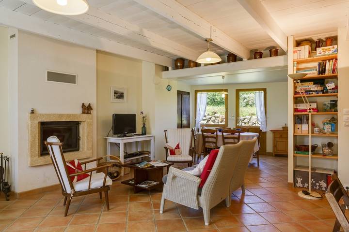 Gîte pour 5 personnes, avec terrasse et jardin à Plougrescant - 4