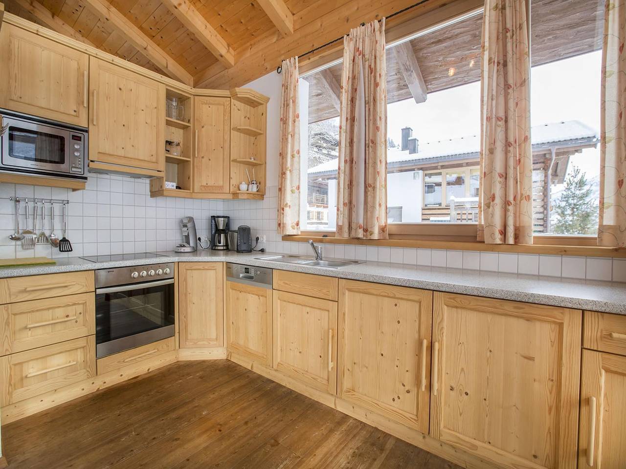 Chalet in Königsleiten nahe Skilift in Kitzbüheler Alpen
