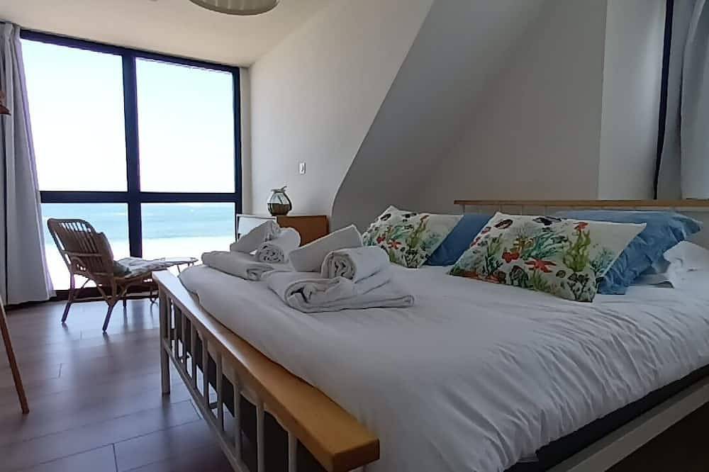 Villa de lujo de 5 *, vista panorámica al mar acceso directo a la playa, piscina a los 28 in Santec, Ceinture Dorée