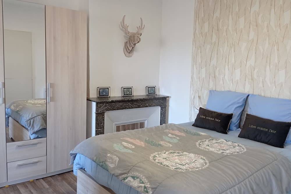 Ganze Wohnung, Apartment-Panorama-Ensuite mit Dusche-Blick auf die Landschaft in Auch, Gers