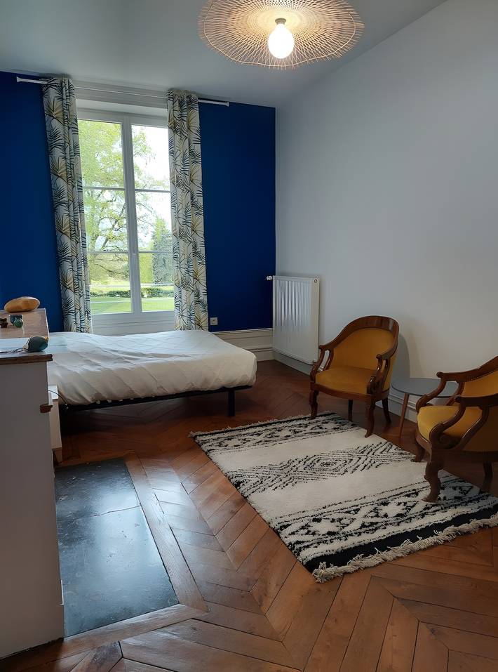 Habitación con jardín privado, Wi-Fi y tenis en casa señorial del siglo XIX in Savigneux (Ain), Ain