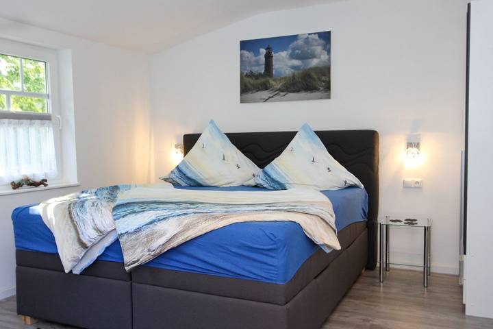 Ganze Wohnung, Kleine Veranda, Ferienwohnung für 2 Personen im Zentrum in Prerow, Fischland - Darß - Zingst
