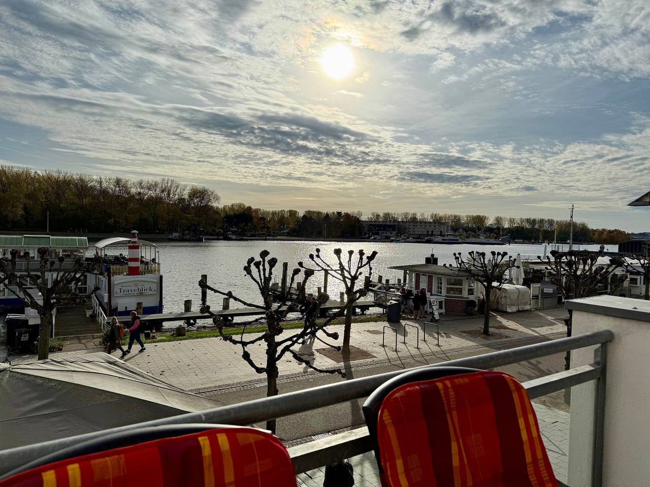 Ganze Wohnung, Ferienwohnung Traveperle 2 mit zwei Balkonen und Traveblick in Travemünde, Lübeck