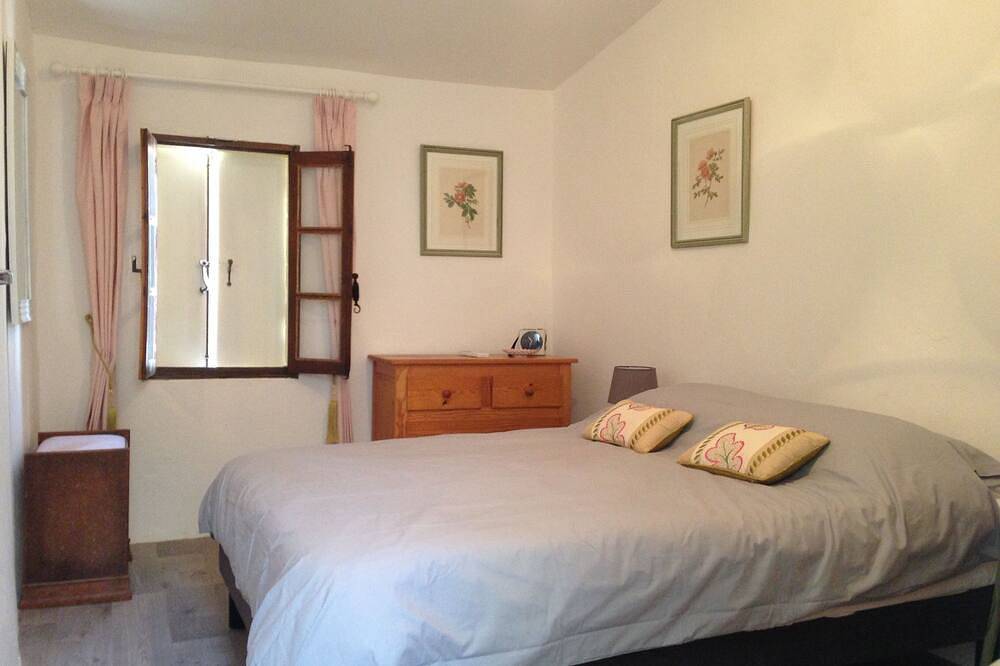 Appartement entier, Bel appartement de 2 chambres dans un village historique près de Pézenas, Sète et Montpellier in Bouzigues, Côte méditerranéenne (France)