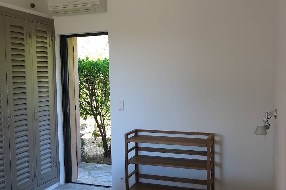 Emplacement exceptionnel, mer au bout du jardin, accès privé à la plage🌞🏖️Piscine in Palombaggia, Porto-Vecchio