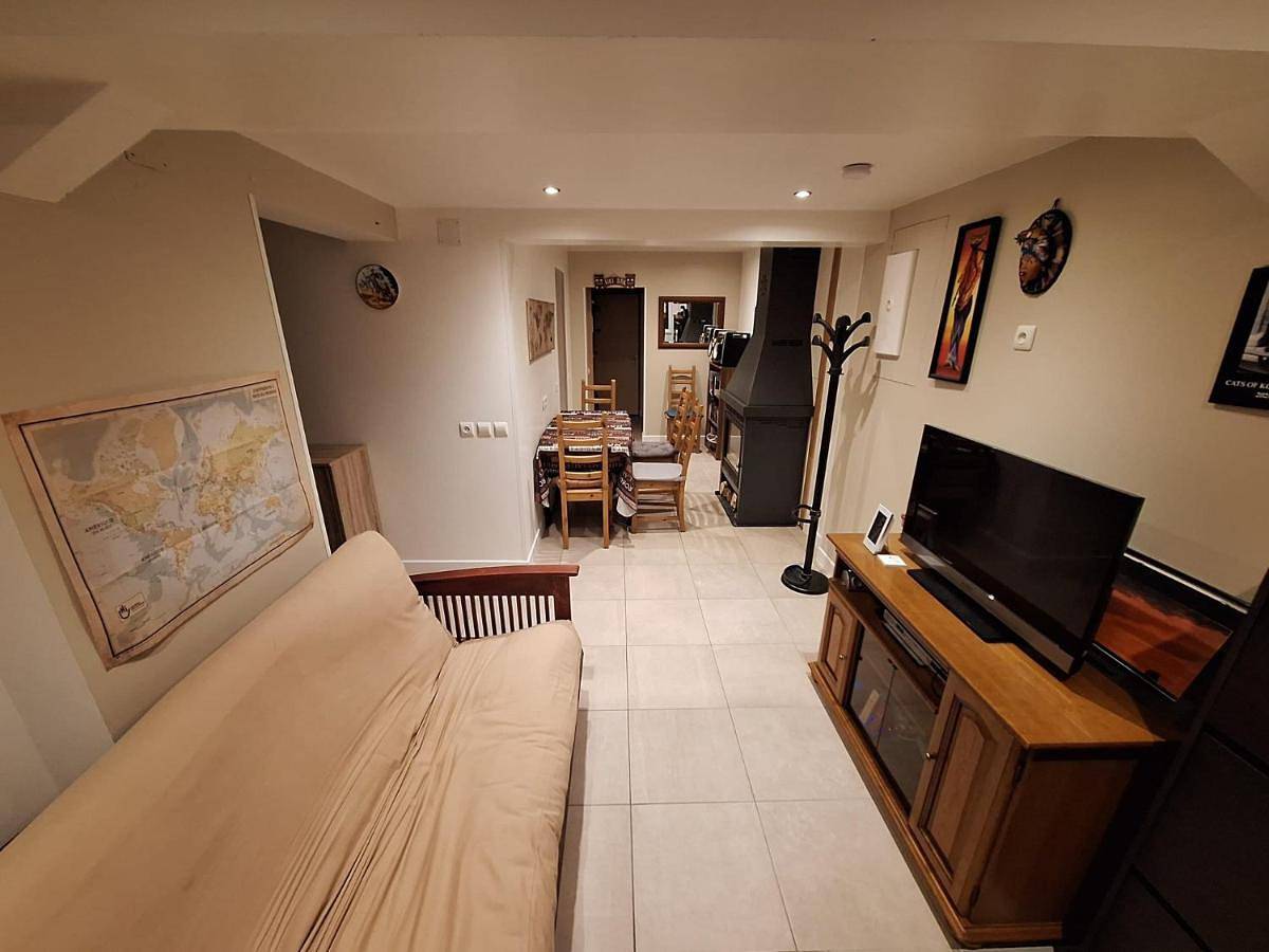 Appartement entier, Logement confortable 4/5 personnes, 70m2, proche aéroport Cdg, gare et centre ville, 25min Paris. in Goussainville, Val-d'Oise