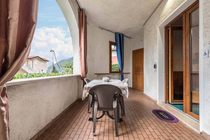 Hel lejlighed, Apartment Oleandro Casa Demonti with Mountain View, Pool, Terrace & Wi-Fi in Tignale, Garda-Fjellene