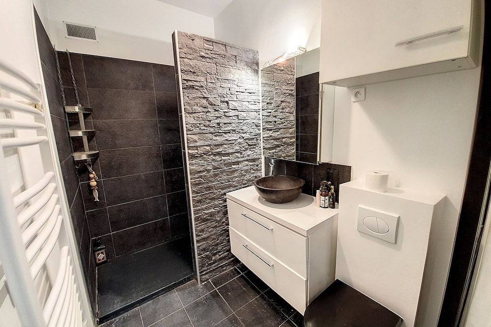Apartamento entero, Tres mignon appartement Toutes commodités et metro a 2 mn et du Rer  in Vincennes, Valle del Marne