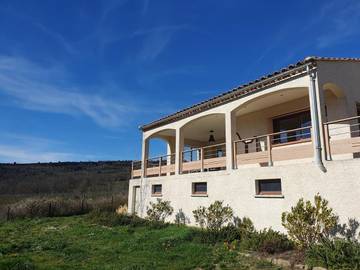 Gîte pour 4 personnes, avec jardin et vue à Antugnac