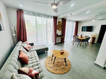 Gîte pour 4 personnes, avec vue ainsi que balcon et piscine à Remire-Montjoly