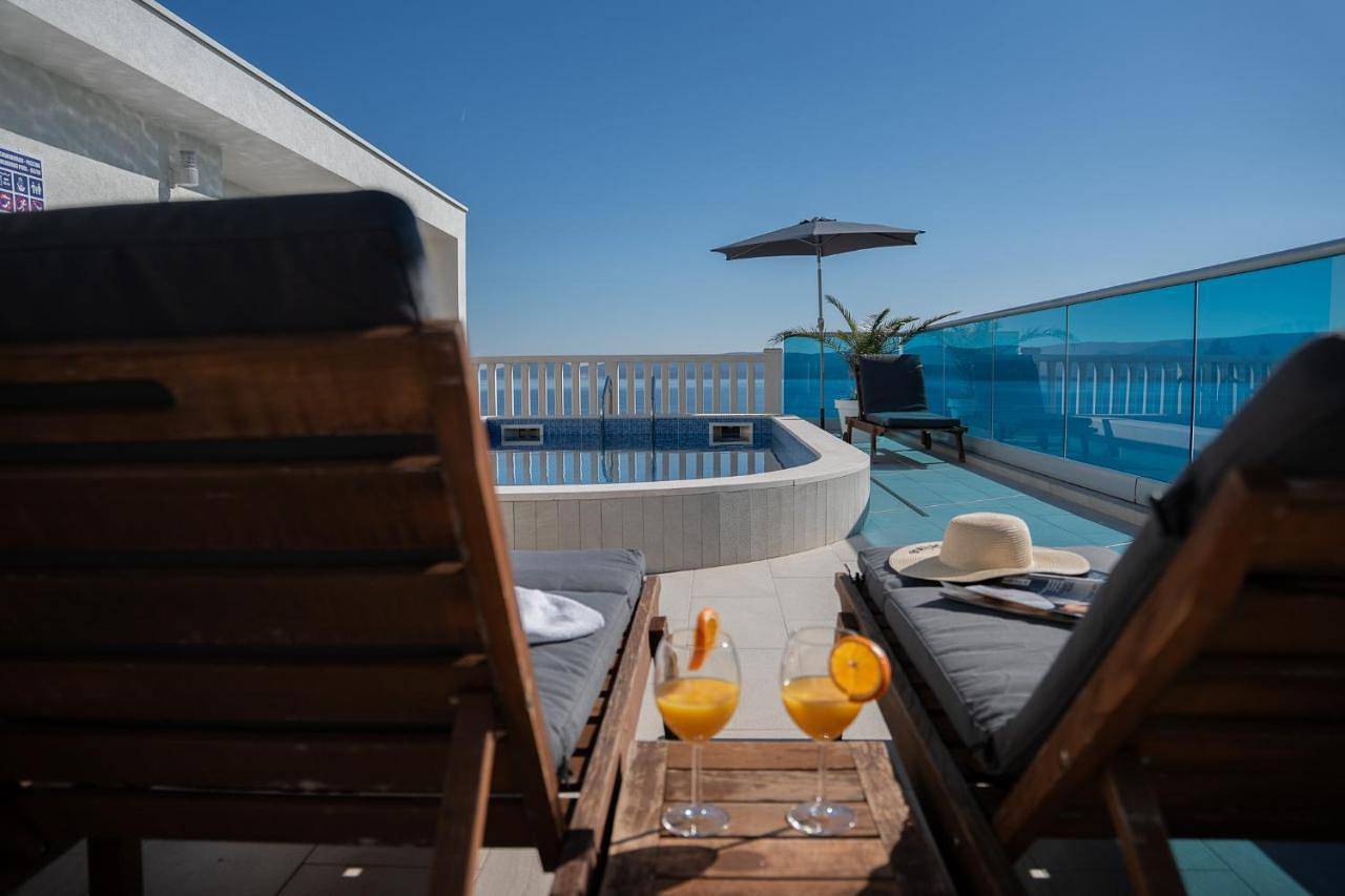 Appartement entier, Two-Bedroom Apartment with Balcony in Céline, Omiš-Riviera