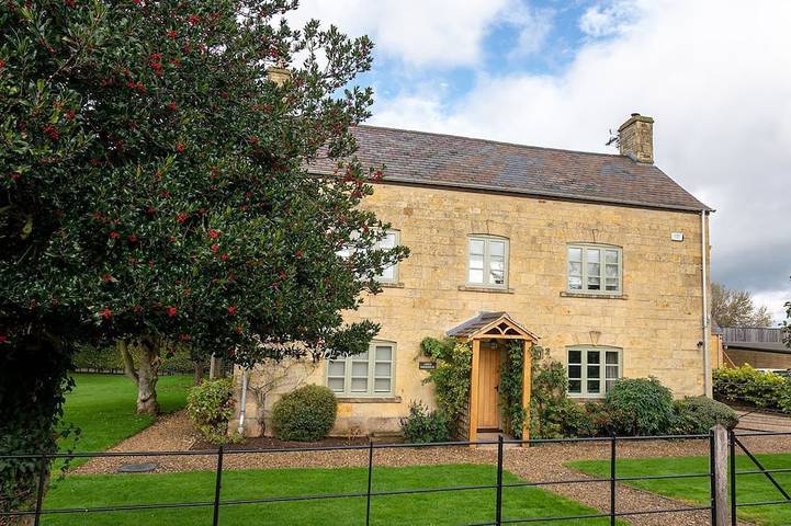 Gîte pour 10 personnes, avec jardin - 1