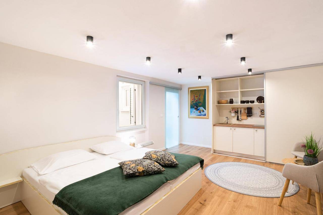 Ganze Wohnung, Ferienwohnung für 6 Personen mit Terrasse in Piran, Slowenische Riviera