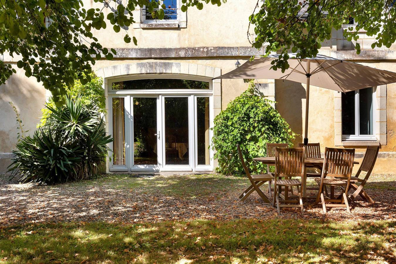 Holiday Home 'Gite Bonnette, Val De Loire' with Shared Terrace, Shared Garden and Wi-Fi in Faye-la-Vineuse, Regionalt naturreservat i Loire-Anjou-Touraine