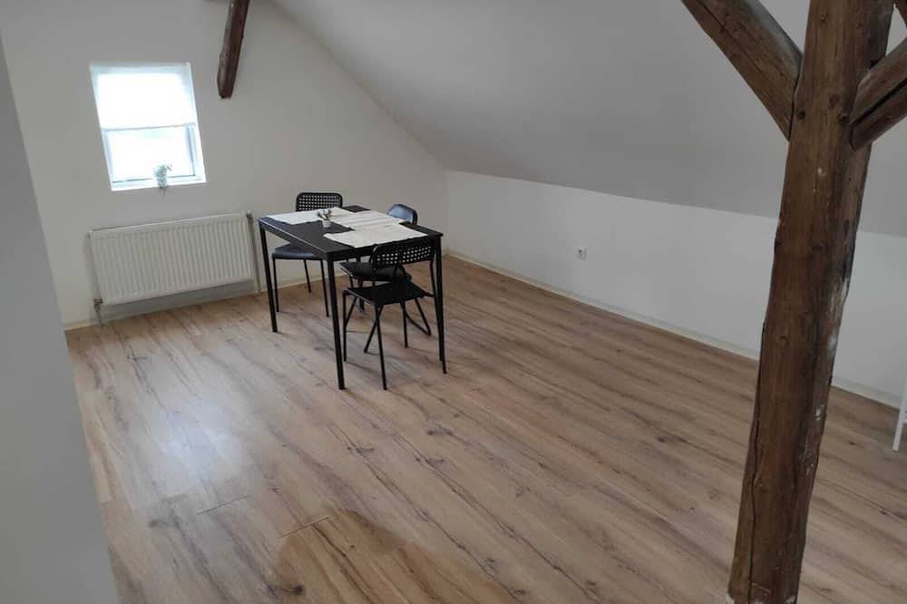 Ganze Wohnung, Especially for employees with Monthly discount in Altenburg, Ostthüringen