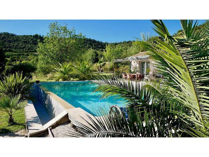Location de vacances pour 8 personnes, avec jardin et piscine à Clermont-l'Hérault - 2