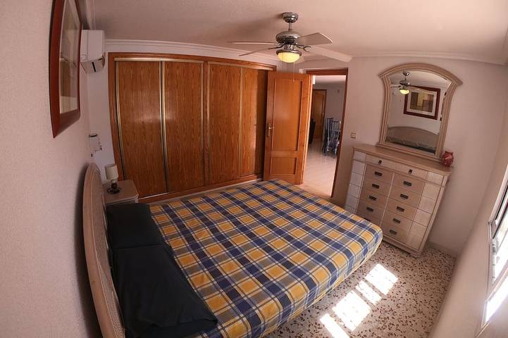 Alicante Villa mit Klimaanlage und privatem Pool mit großem, sicherem, gefliestem Sonnenbereich in San Fulgencio, Costa Blanca