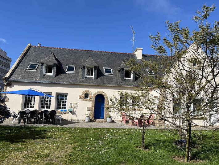 Gîte pour 12 personnes, avec vue et jardin à Trébeurden
