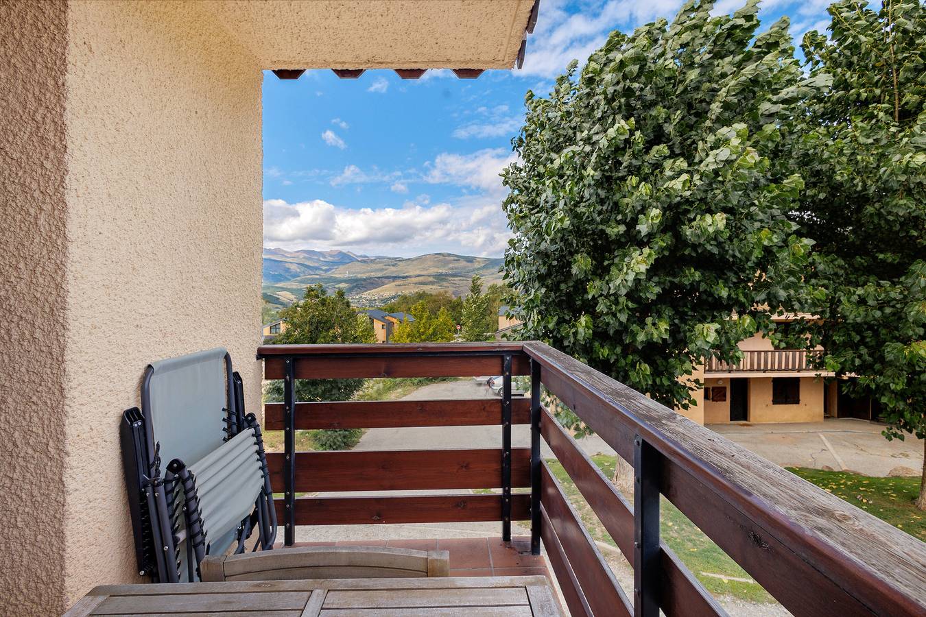 Ganze Wohnung, Appartement 'Cocon für Zwei in den Bergen' mit Bergblick, Balkon und Wlan in Sainte-Léocadie, Parc naturel régional des Pyrénées catalanes