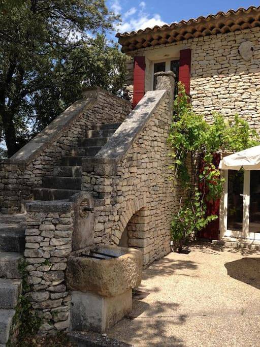 Maison de caractère dans Luberon avec piscine in Saignon, Parc naturel régional du Luberon