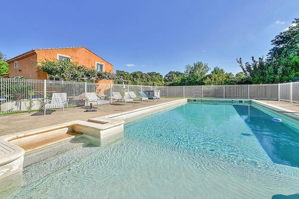 Stunning home in Saint Martin de Crau in Saint-Martin-de-Crau, Arles region