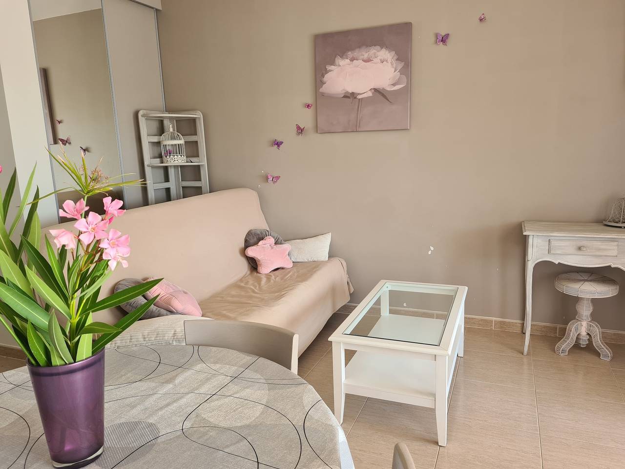 Apartamento entero, Apartamento 'La Valencianne' con Wi-Fi y aire acondicionado in Paulhan, Región de Lodève