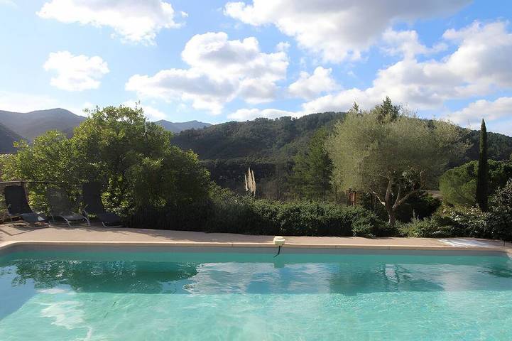 Location de vacances pour 3 personnes, avec jardin et piscine à Saint-Fortunat-sur-Eyrieux - 3