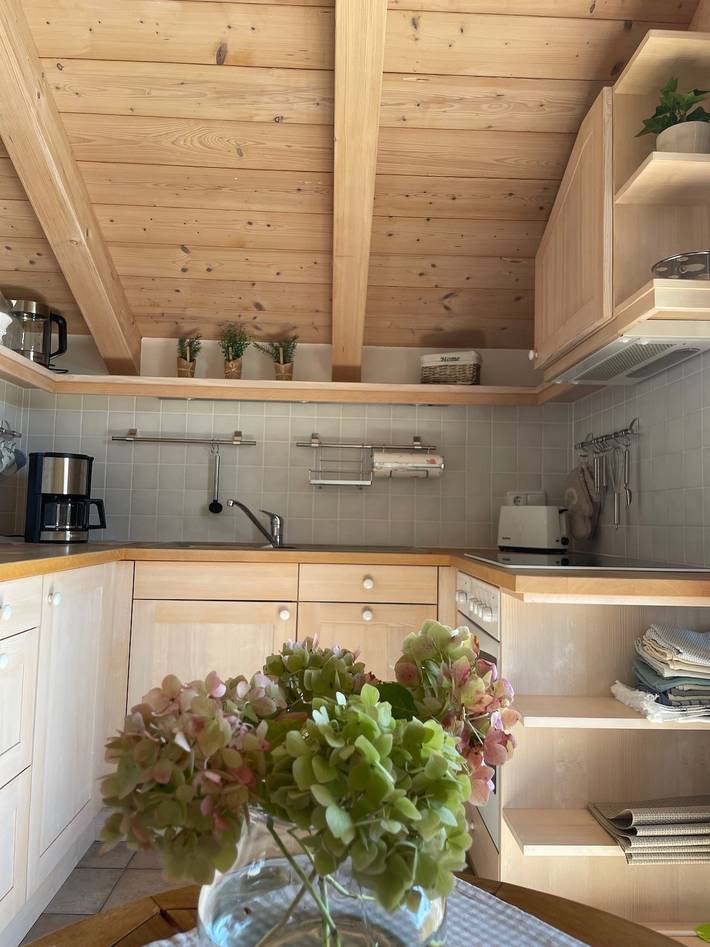 Ganze Ferienwohnung, Ferienwohnung Winkler - Ferienwohnung im 1. Stock mit TV, vollausgest. Küche, Waschmaschine, Ost- und Westbalkon, 45qm in Prien, Prien am Chiemsee