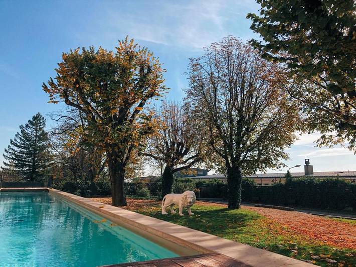 Hotel para 2 pessoas, com jacuzzi e piscina e ainda jardim em Lyon