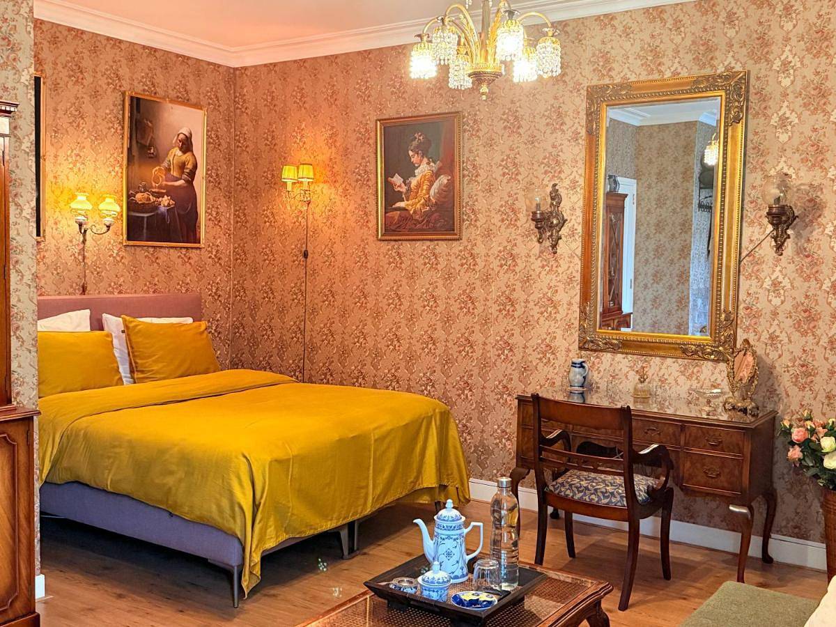 Luxurious classical dutch styled Room in city centre of The Hague - Home Stay in Den Haag, Stadsgewest Haaglanden
