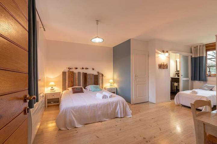 Location de vacances pour 8 personnes, avec jardin et terrasse à Bresse-sur-Grosne - 2