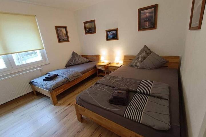 Ganze Wohnung, Deluxe Apartment 2 -Am Rathaus- in Landstuhl, Landkreis Kaiserslautern