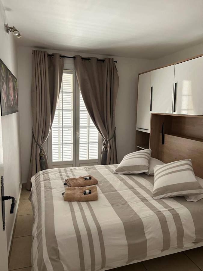 Hôtel pour 2 personnes, avec terrasse dans Porquerolles - 2