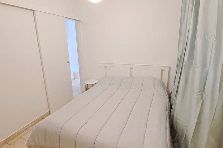 Apartamento entero, Dinky's apartment with forest view balcony in Magreglio, Lago de Como