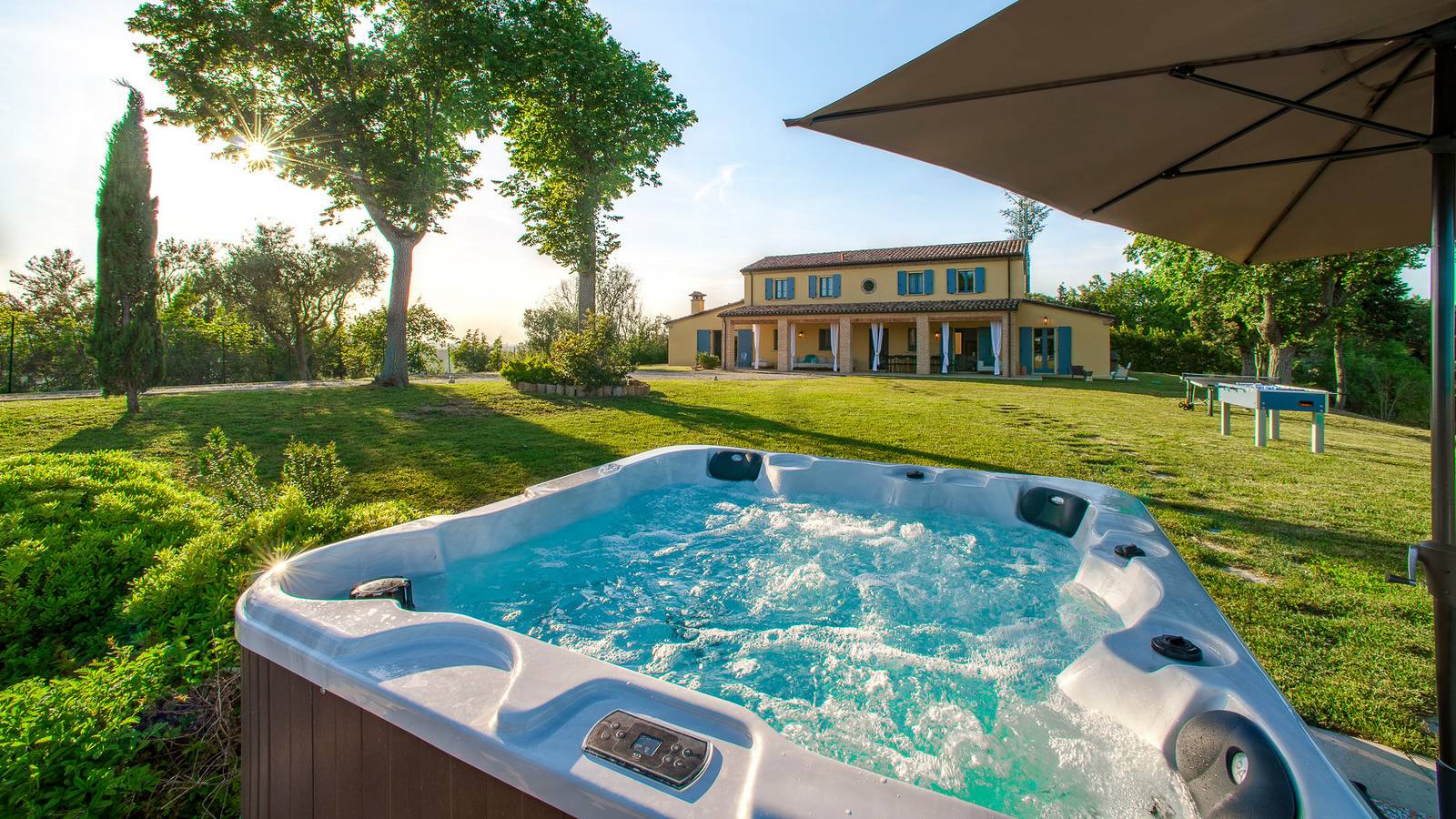 Villa Elettra 12+2 in San Costanzo, Valle del Metauro