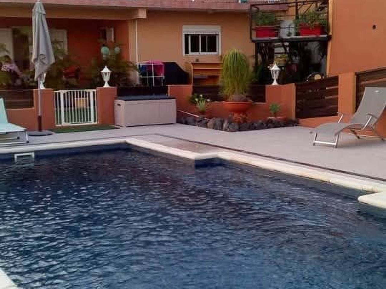 Grand appartement 2 chambres aux Avirons - Terrasse & Parking in Avirons, Île de la Réunion