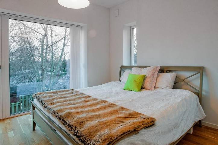 Ferienhaus für 8 Personen, mit Balkon und Terrasse sowie Garten und Ausblick