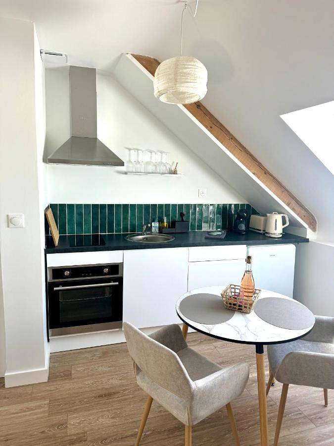 Gîte pour 2 personnes, avec terrasse et vue à Châteauneuf-du-Faou - 2