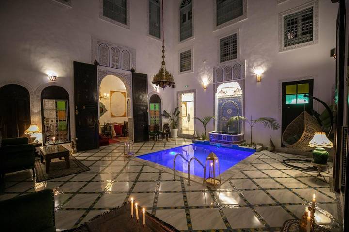 Riad para 3 personas, con terraza además de vistas y piscina - 1