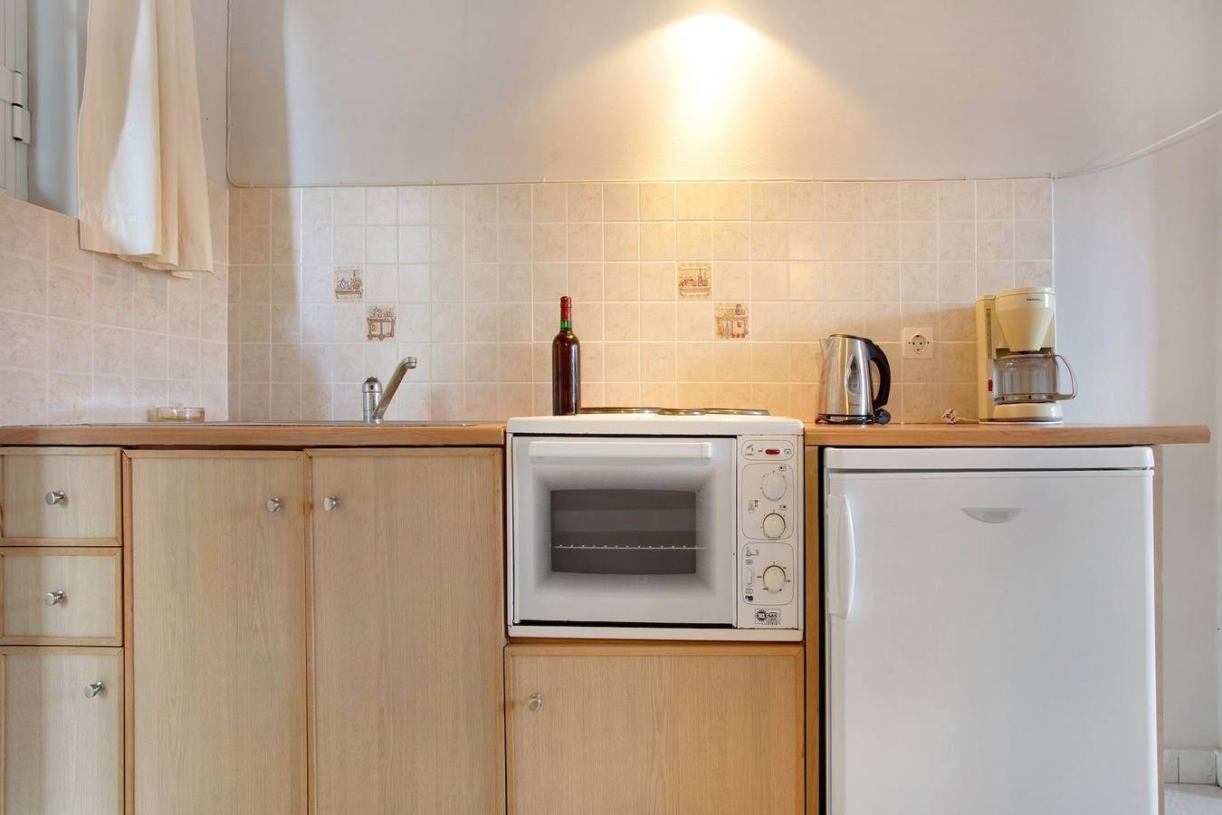 Entire studio, Studio "Dolphin Studio Sea View 10" with Private Balcony, Shared Garden & Wi-Fi in Keri, Laganas