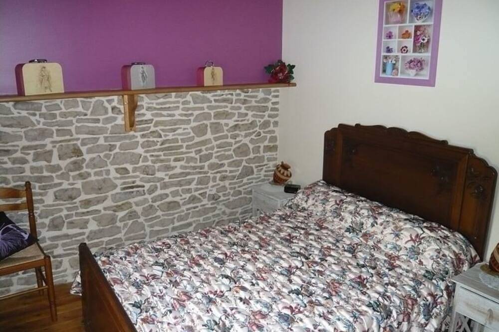 Maison de campagne avec Wifi, animaux acceptés, jardin privé près de Sourdeval-les-Bois in Sourdeval-les-Bois, Région de Coutances