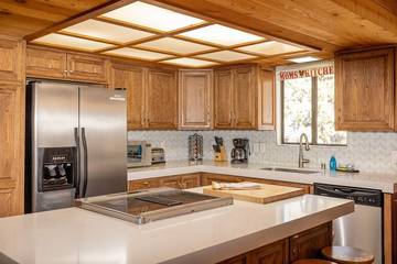 Holiday Home for 10 People in Snow Summit, Big Bear Lake, Photo 1