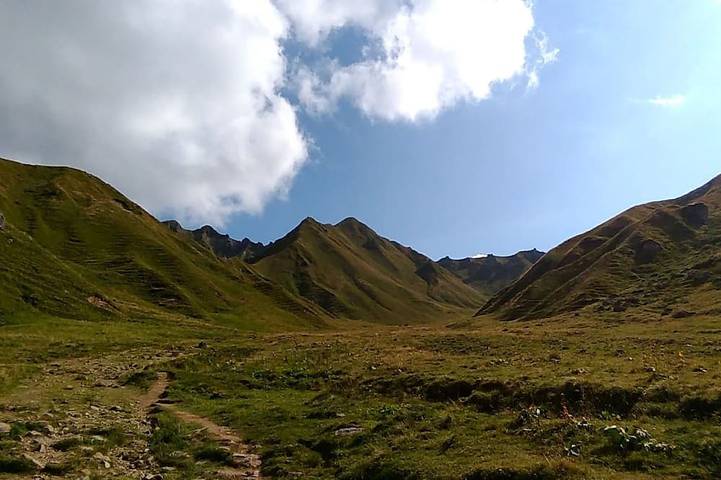 Location de vacances pour 8 personnes, avec Terrasse à La Tour-d'Auvergne