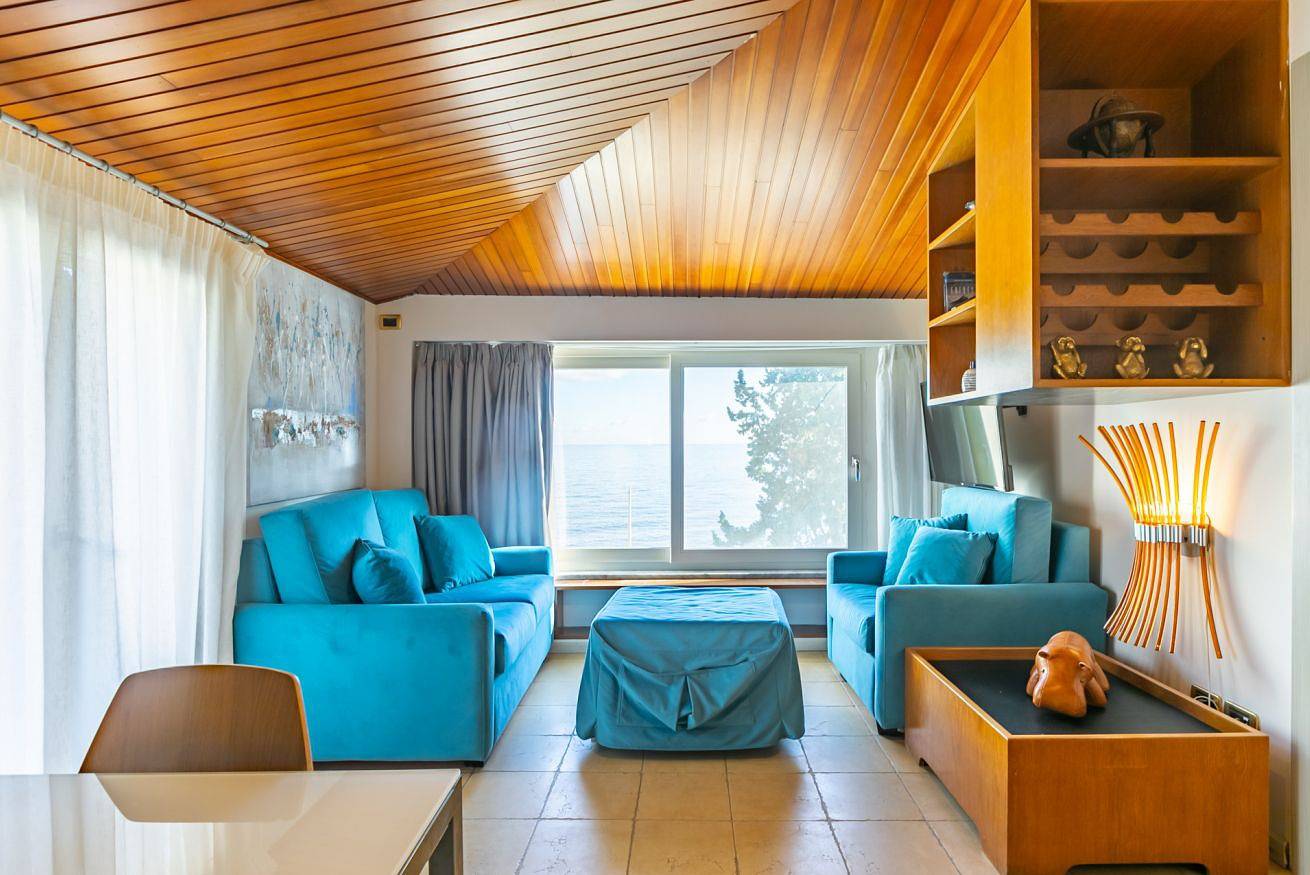 Apartamento entero, Sea View Charm: Mondello Apartment with Terrace in Playa Mondello, Palermo