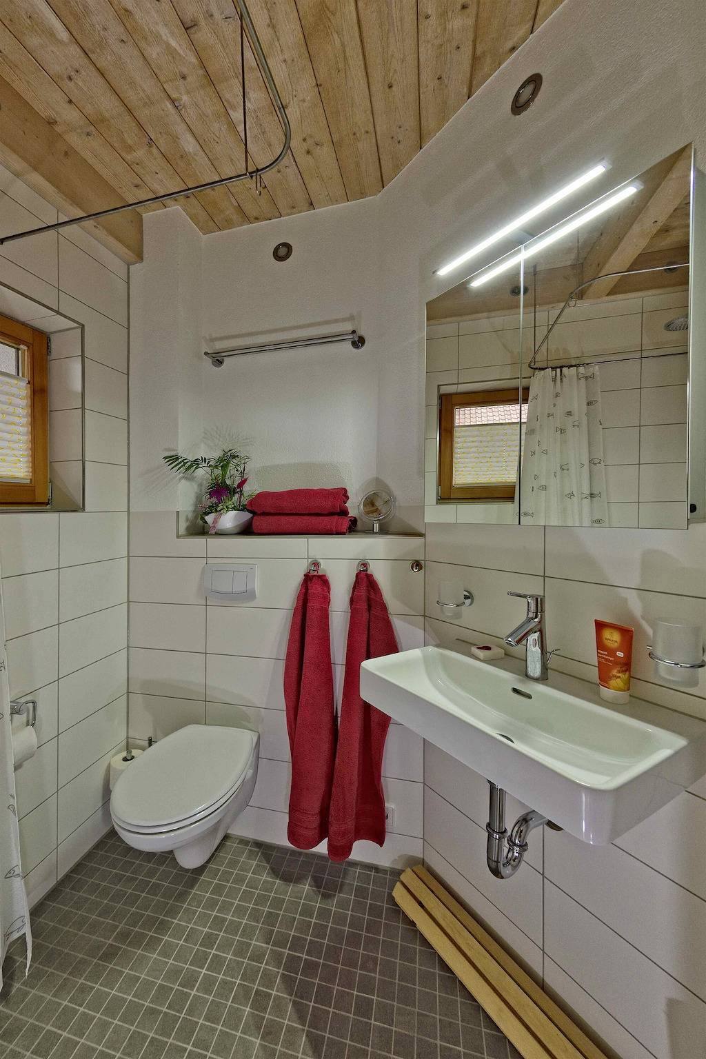 Ganze Wohnung, Ferienwohnung 'Alb Fe Wo' mit Terrasse, Garten und Wlan in St. Johann (Württemberg), Neckar-Alb